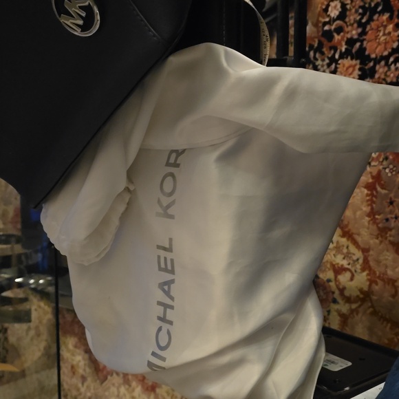 COPY - Micheal Kors Bag - Picture 4 of 4